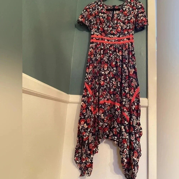 Boden dress - size 2 - navy blue floral - flutter sleeve - asymmetrical hem - Picture 1 of 11